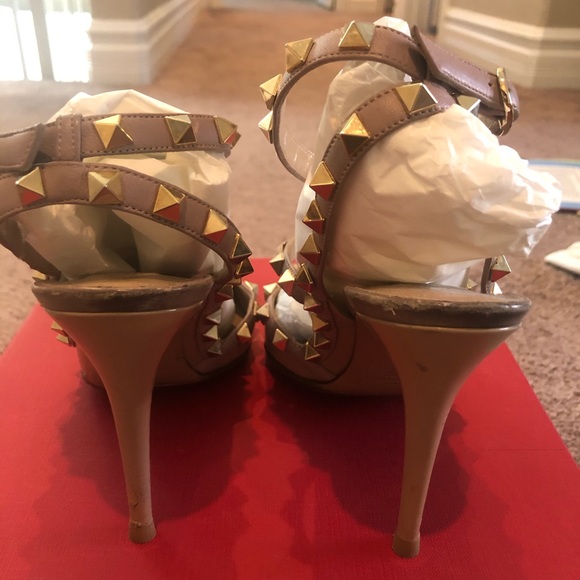 Valentino Valentino 😍 - Picture 3 of 7